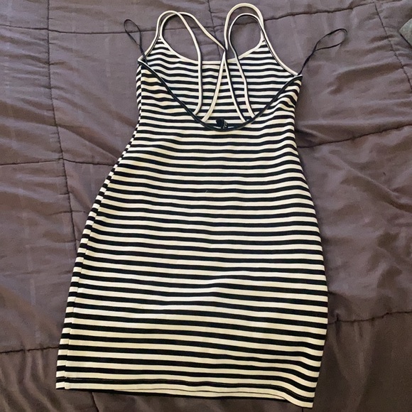 Dress - Picture 2 of 4